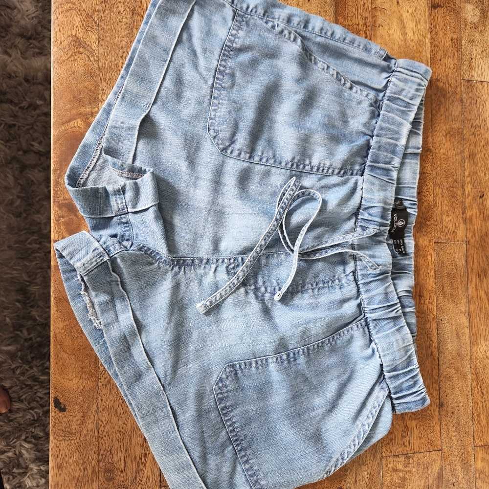 Volcom shorts
